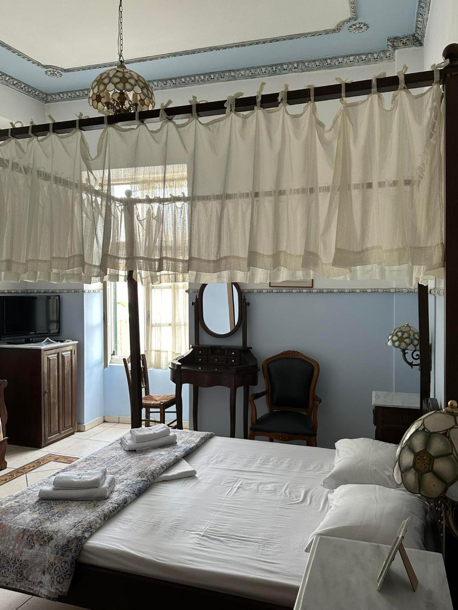 Monte Kristo Hotel แอร์มูโปลี ภายนอก รูปภาพ