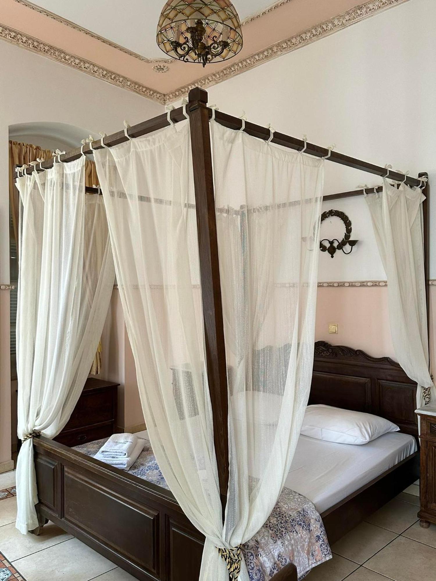 Monte Kristo Hotel แอร์มูโปลี ภายนอก รูปภาพ