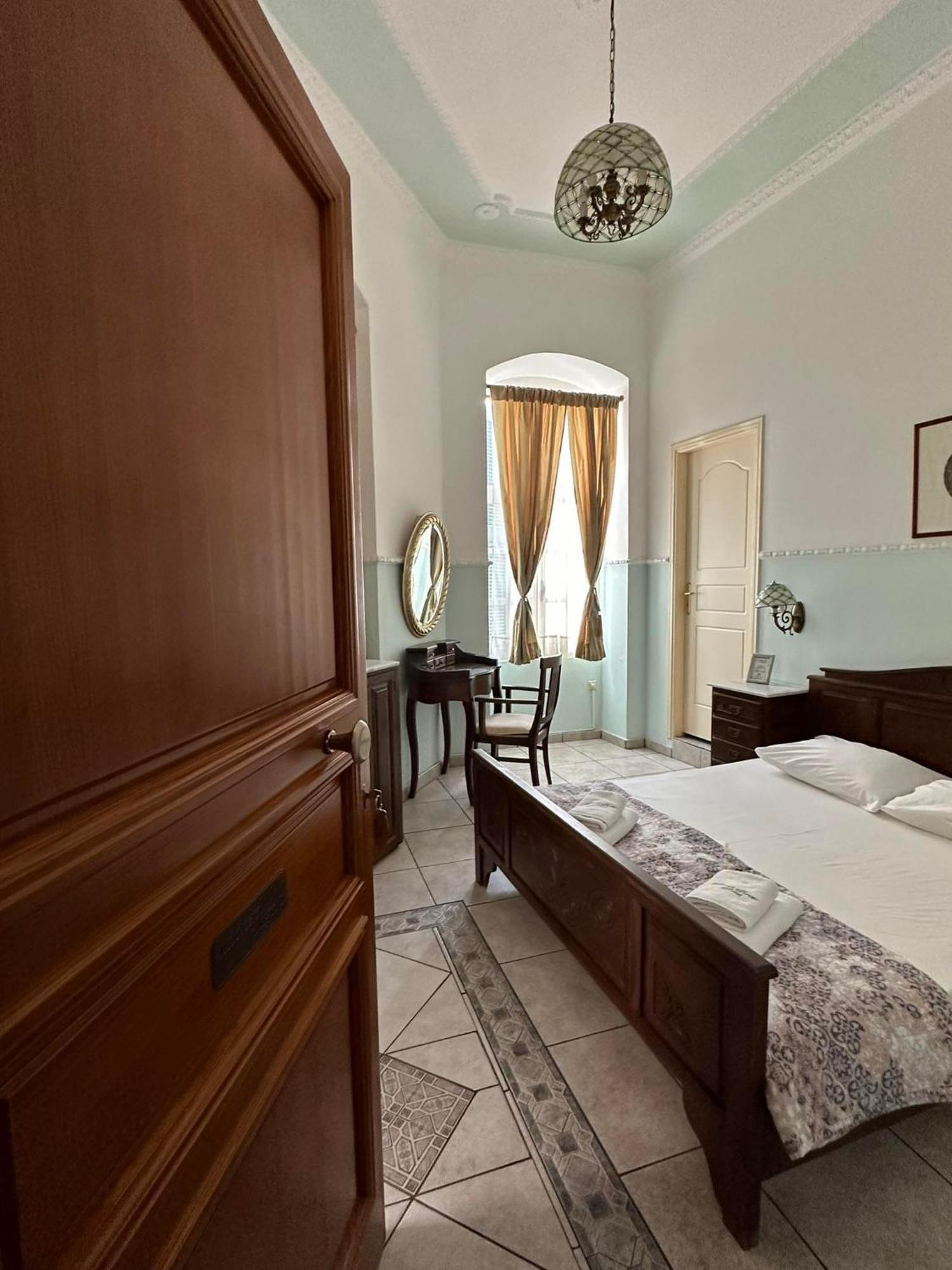 Monte Kristo Hotel แอร์มูโปลี ภายนอก รูปภาพ